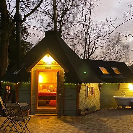 Cozy Carluke Lodge Retreat Exterior photo