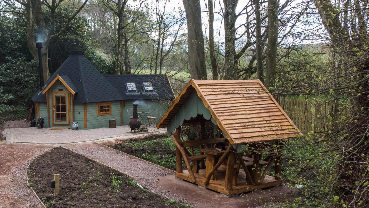 Cozy Carluke Lodge Retreat Exterior photo