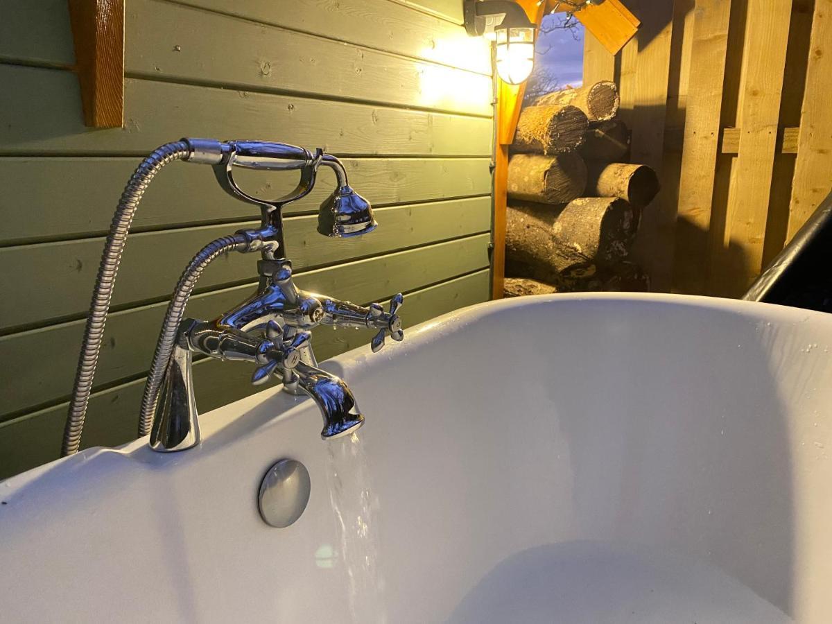 Cozy Carluke Lodge Retreat Exterior photo